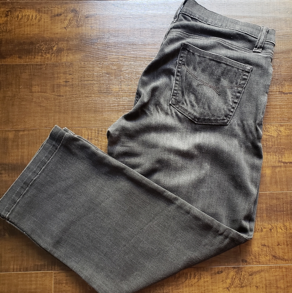 Gap crop capris - Picture 3 of 9